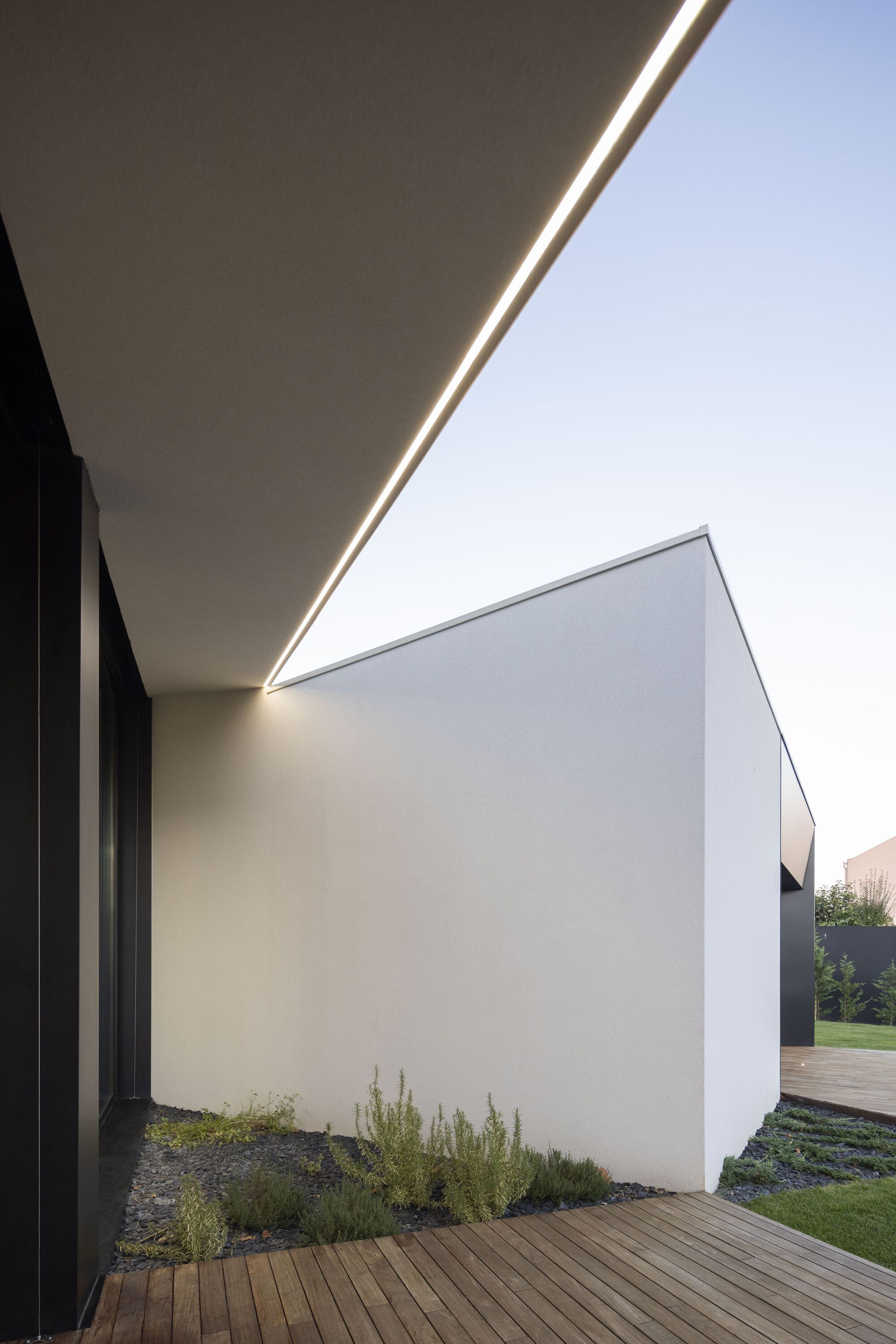 倾斜房屋丨葡萄牙丨MUTANT Architecture & Design-35