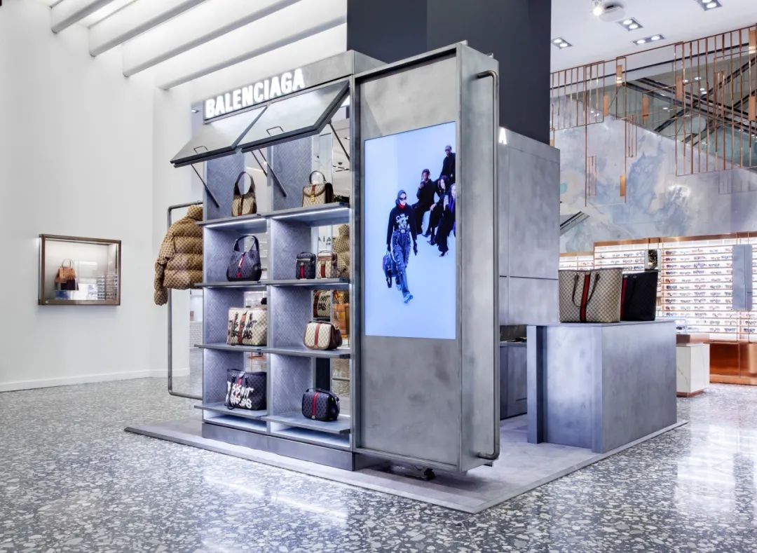 BALENCIAGA 最新快闪店设计-2