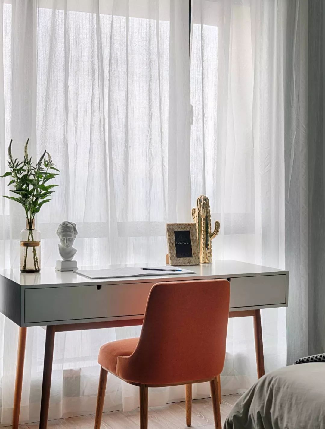 90 后小夫妻的 110㎡混搭三居室,原木、色彩与动漫的奇妙融合-36