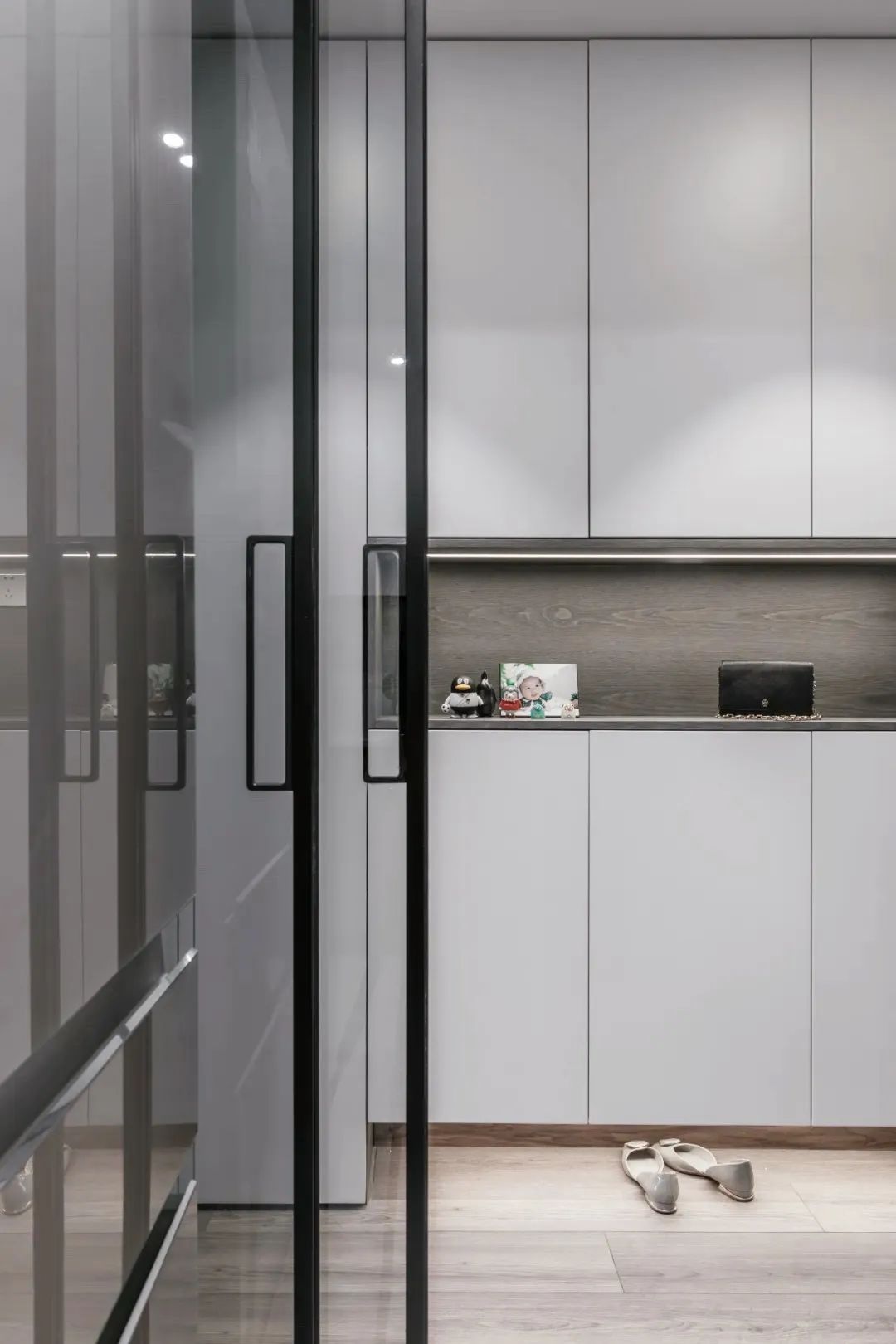 89㎡现代简约四室,境相设计打造黑白时尚空间-13