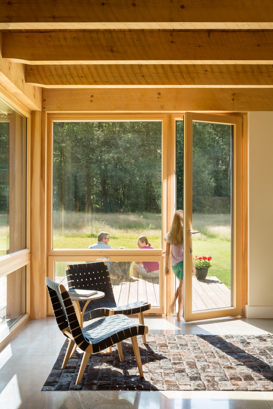 Hayfield House Features Traditional Forms and Modern Interior Design-12