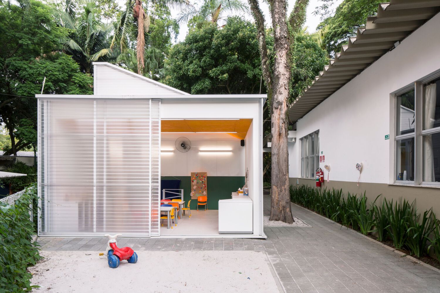 巴西幼儿园的绿意空间 · Pinheiros Club School-17