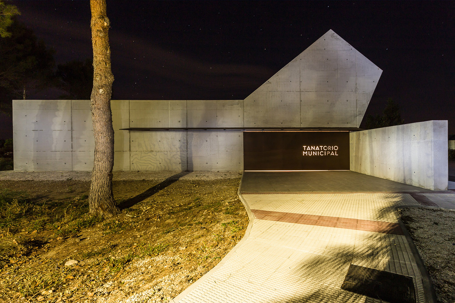 小镇殡仪馆,西班牙 / Juan Carlos Salas-40