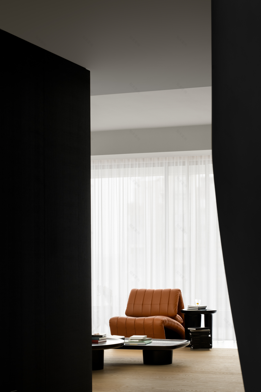 黑与光的对话丨中国广州丨姚国健室内工作室-12