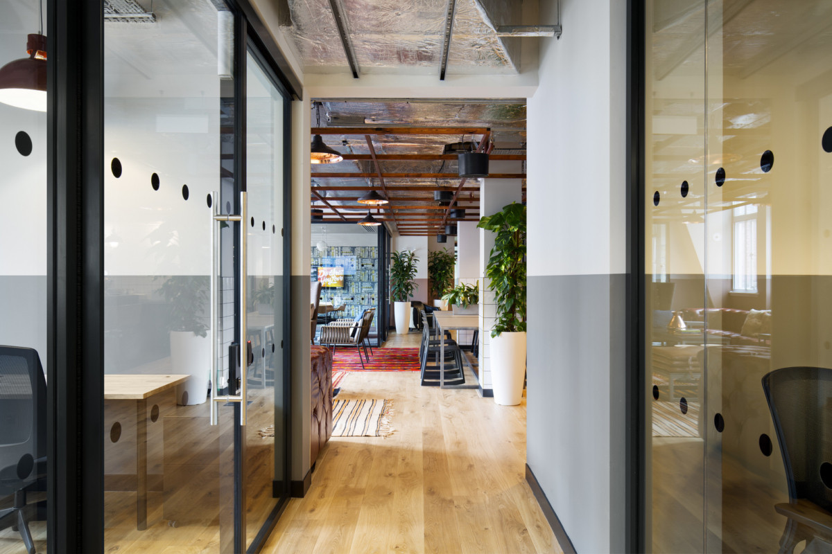 WeWork 沃特豪斯广场联合办公办公室-11