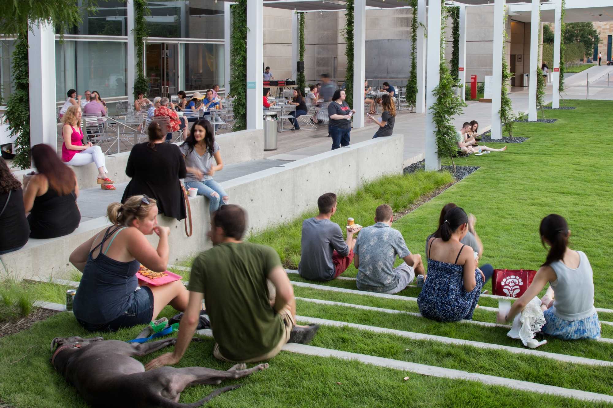 达拉斯艺术博物馆户外咖啡馆丨美国达拉斯丨Studio Outside 和 Hocker 设计团队-10
