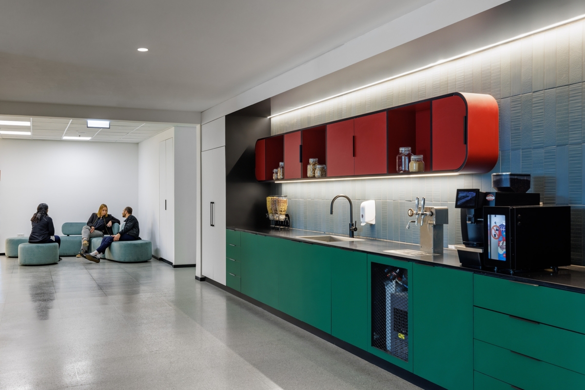 莫门蒂斯办公室丨以色列丨Auerbach Halevy Architects-25