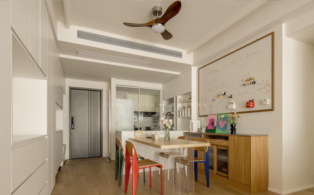 在干净的空间里，加入一点有趣的颜色-69