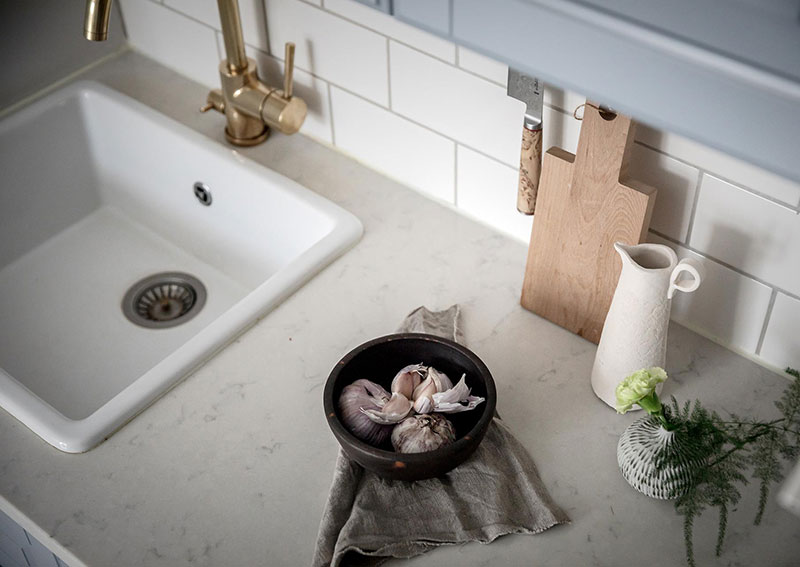 瑞典 44 平米独特小公寓 | 蓝墙与复古隔断的惊艳之作-21