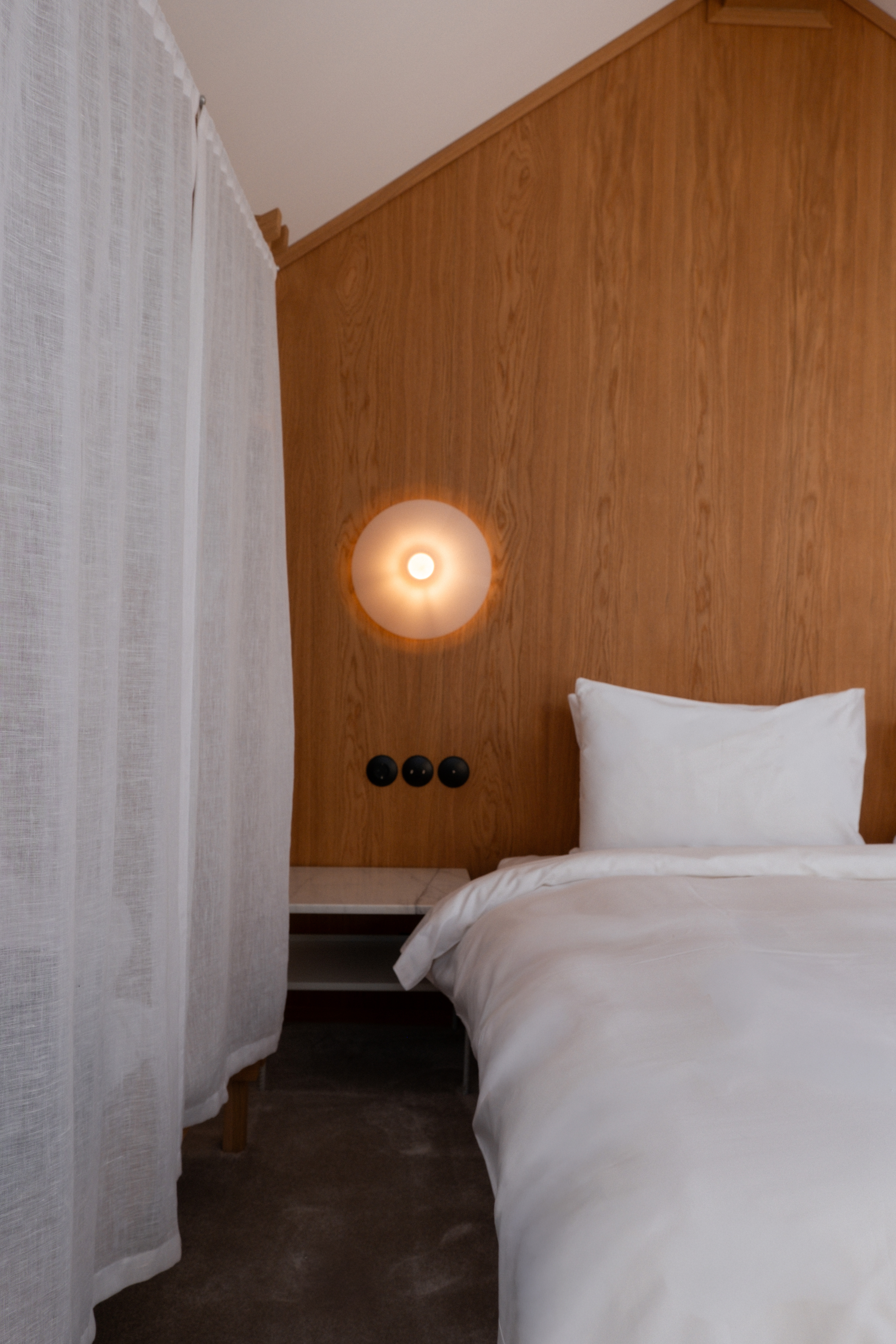 Bellhop Hotel Interior By Nino Shvangiradze-30