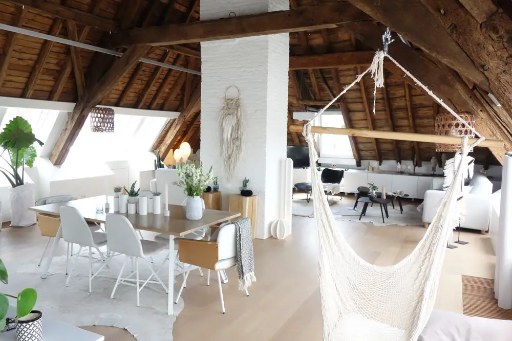 比利时 230㎡时尚波西米亚风屋顶阁楼设计-12