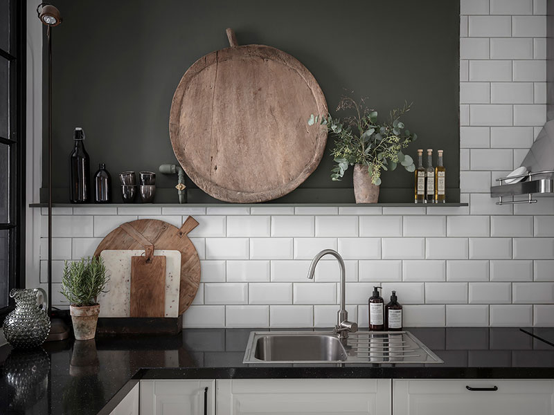 温馨灰褐，穿越式厨房与迷你卧室 | 哥德堡小公寓设计-7