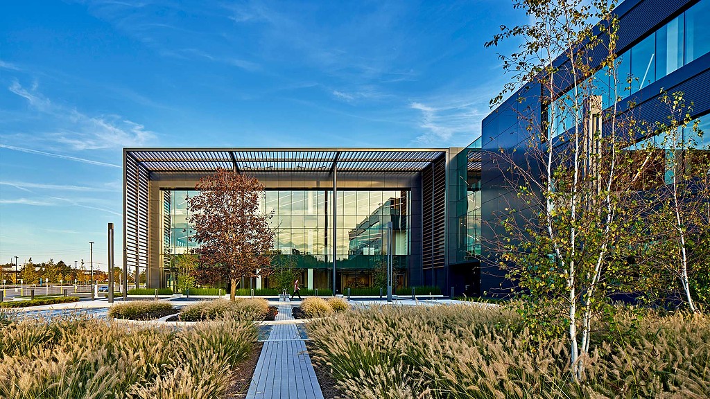 梅赛德斯· 奔驰金融服务中心-8