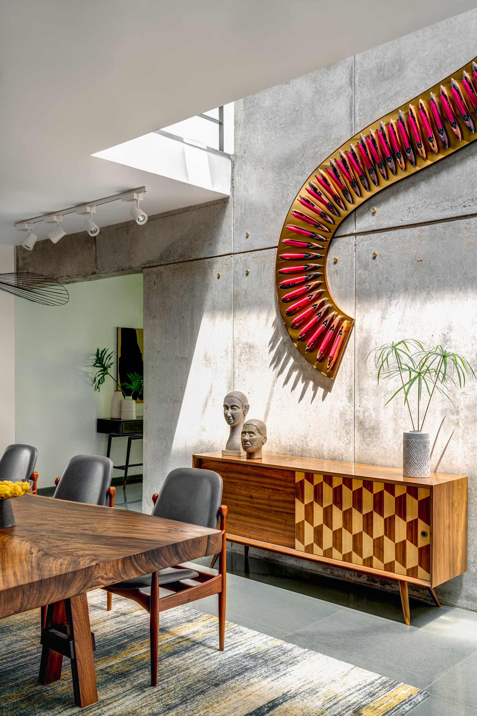 Race Course House / Khosla Associates-38