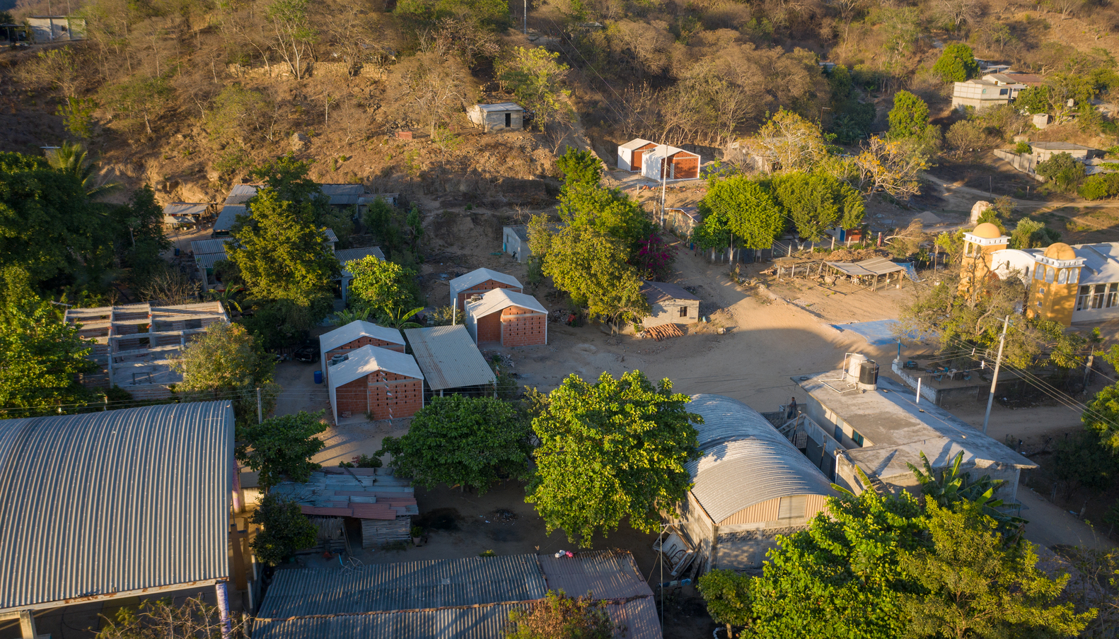 墨西哥社区住宅,传统与现代的融合-28