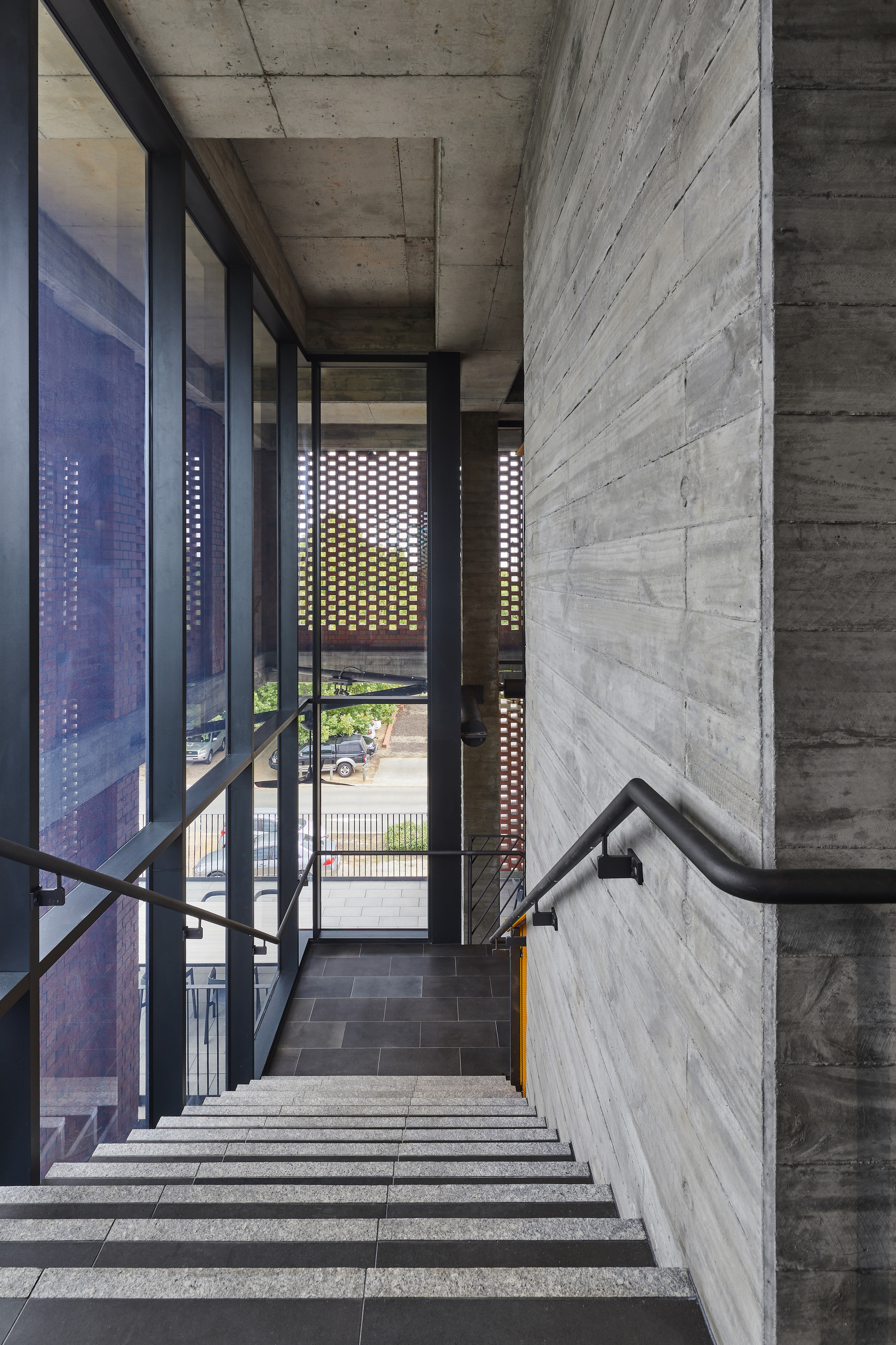 Curtin University Midland Campus / Lyons + Silver Thomas Hanley-41