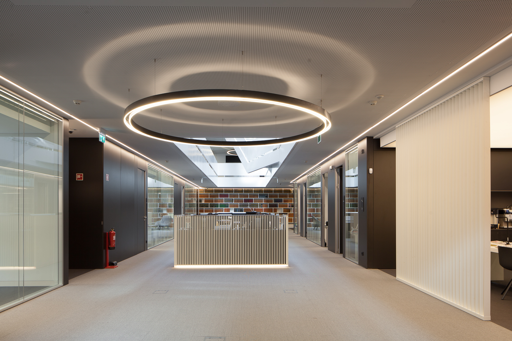 " Lisbon 潮流工业风办公空间"-32