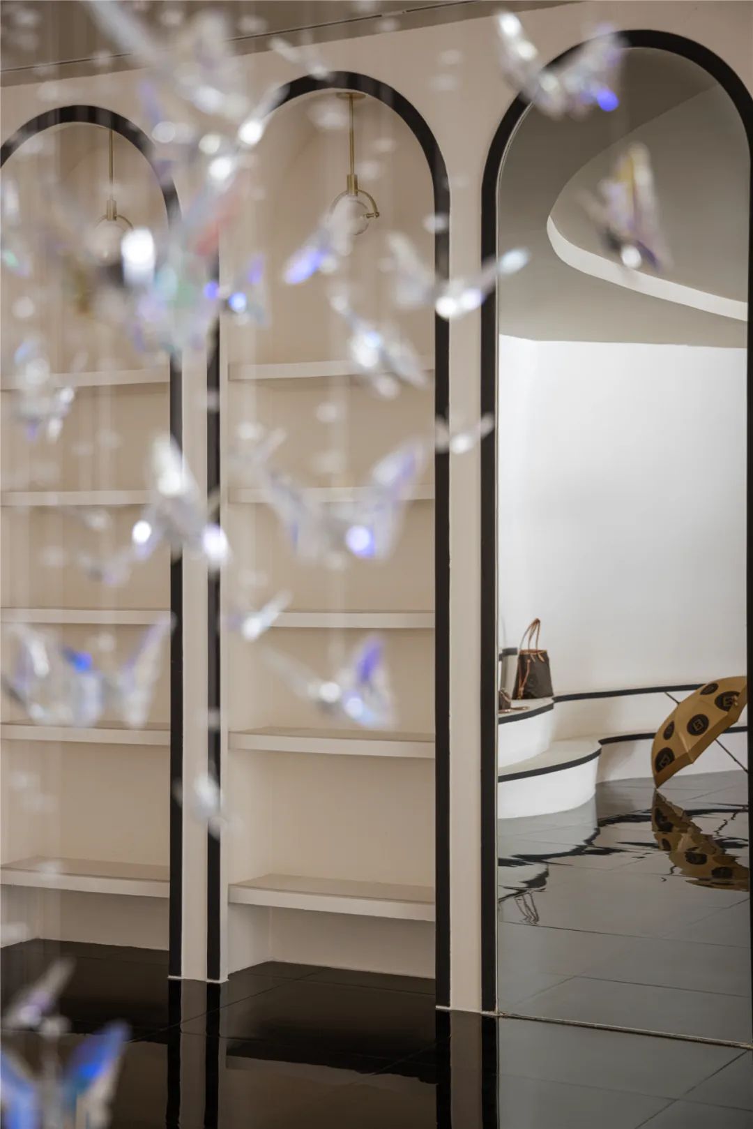 Miss Vintage 奢侈品集合店丨中国重庆丨岭众联合田艾灵设计-39