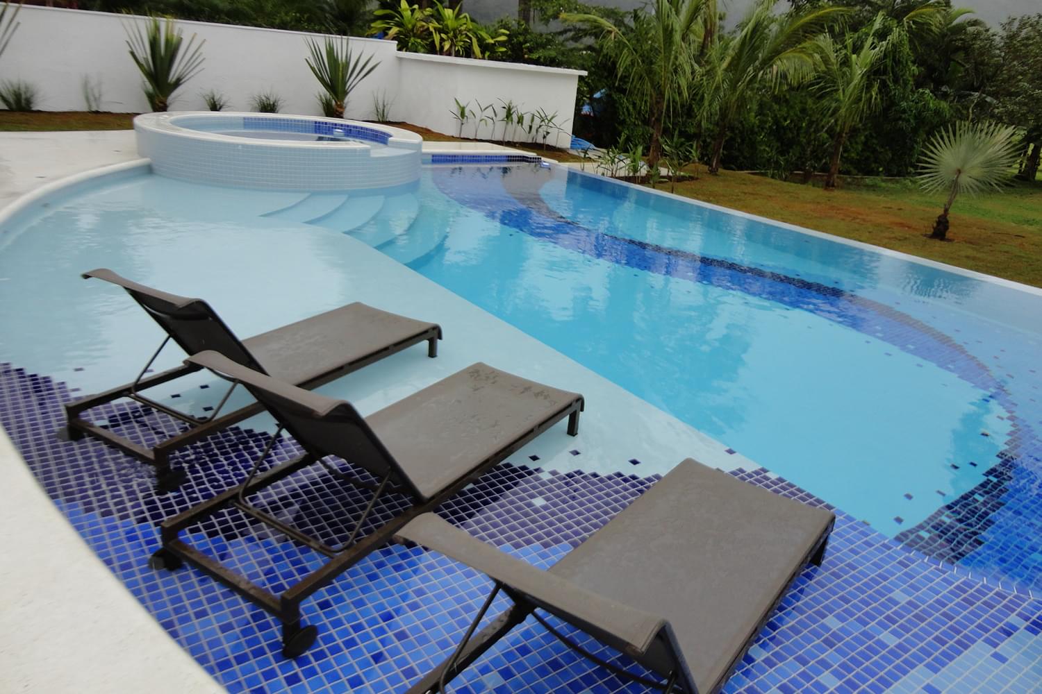 巴西 Caraguatatuba 海滨别墅，现代简约风格与自然完美融合-3