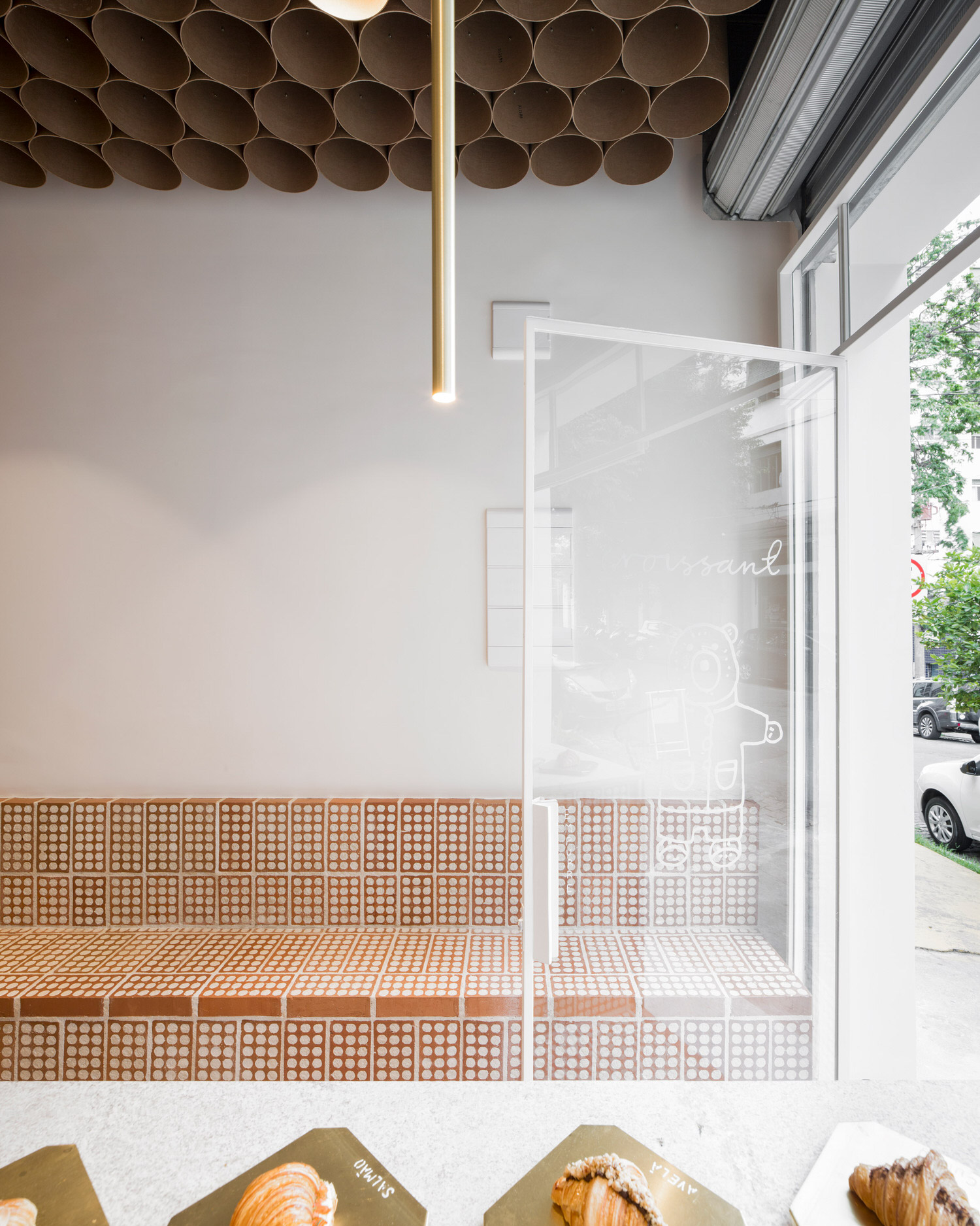 五光十色,诱人的现代烘焙店设计-53