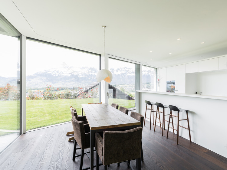 森林边缘的三角形诗意住宅-12