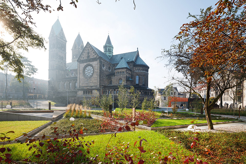 波兰 St· Hyacinth 教堂旁的文化教育中心丨波兰比托姆丨Medusa Group-7