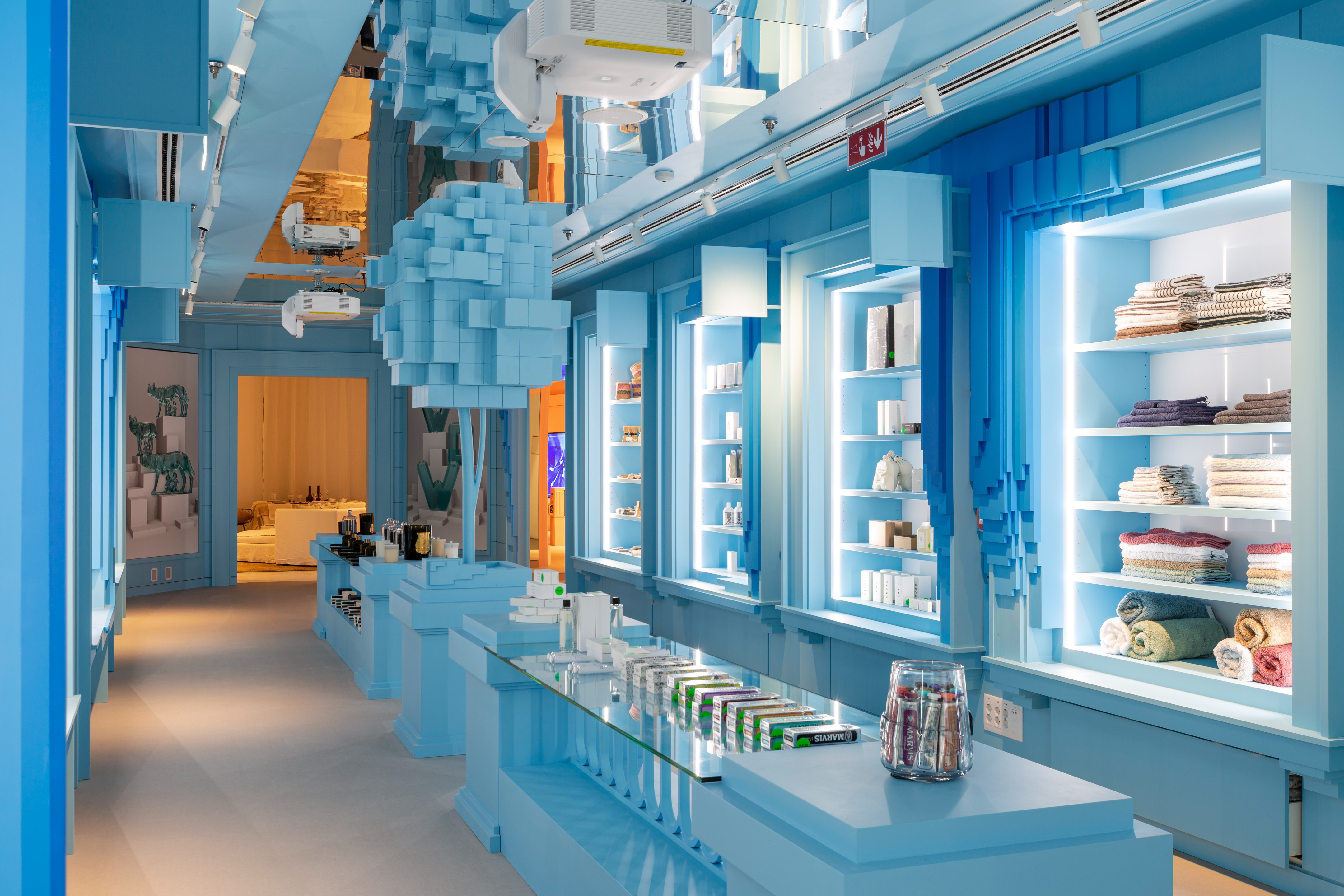 WOW 在线购物体验店丨西班牙马德里丨External Reference-51