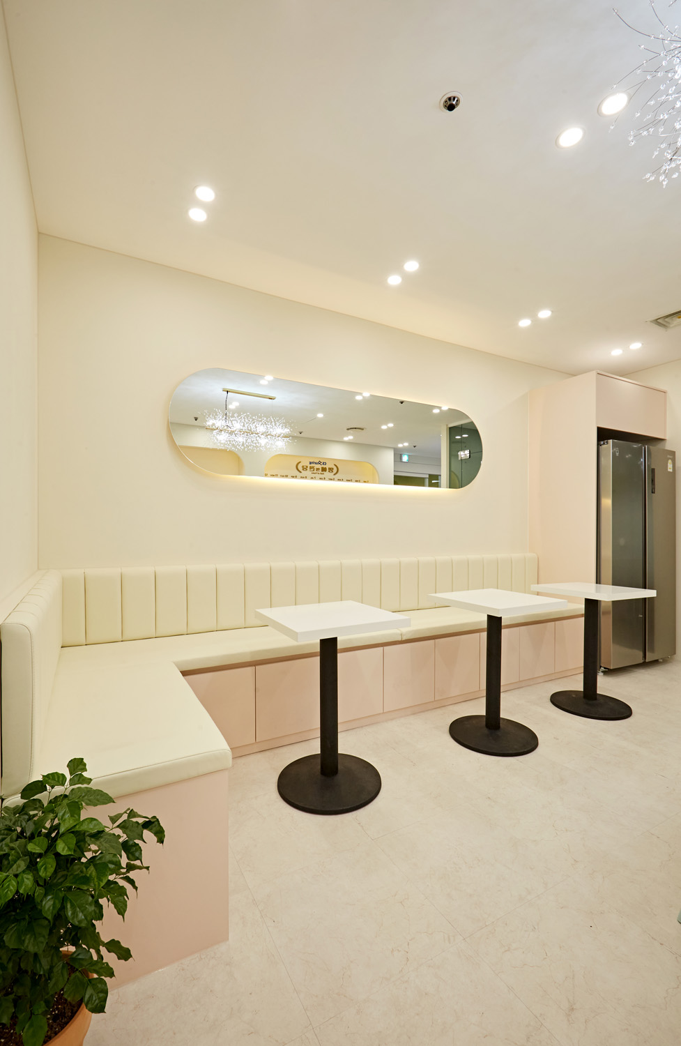 CS 共享办公空间 | 极简设计的 115 平米办公室内饰-21