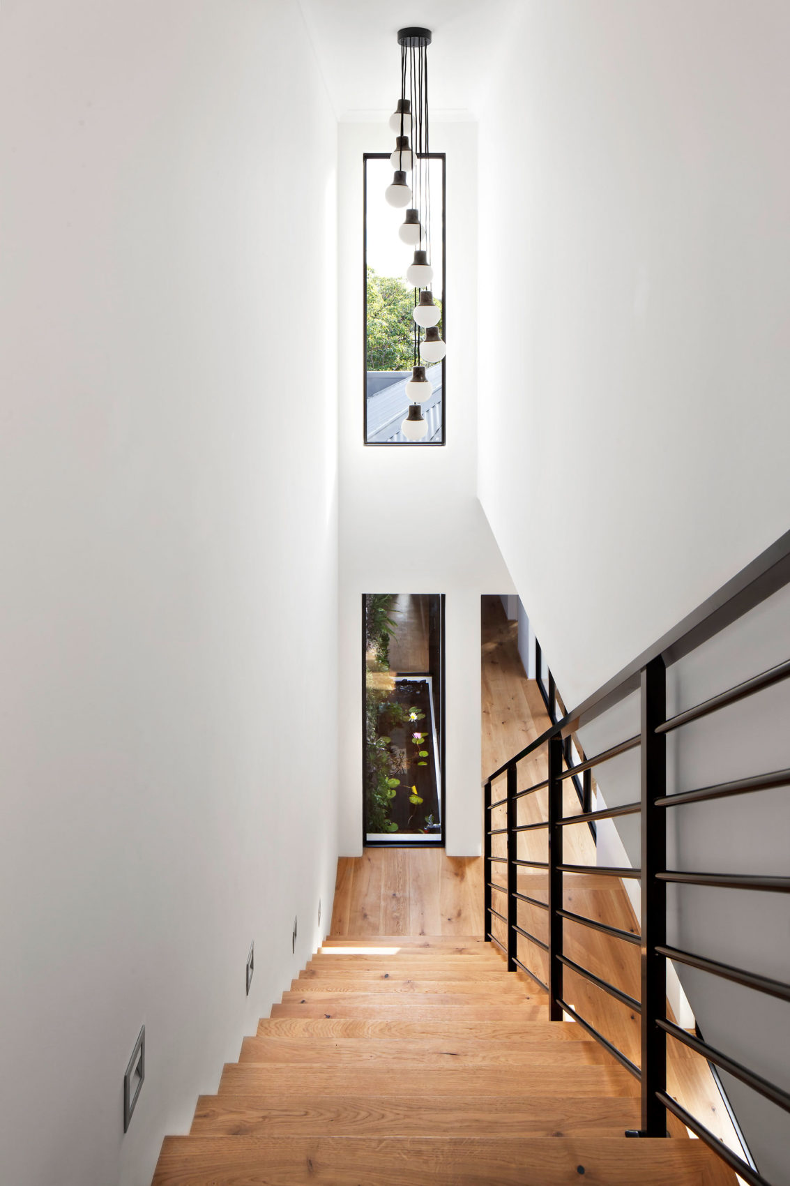 Residential Attitudes Designs a Beautiful Home Full of Light-18