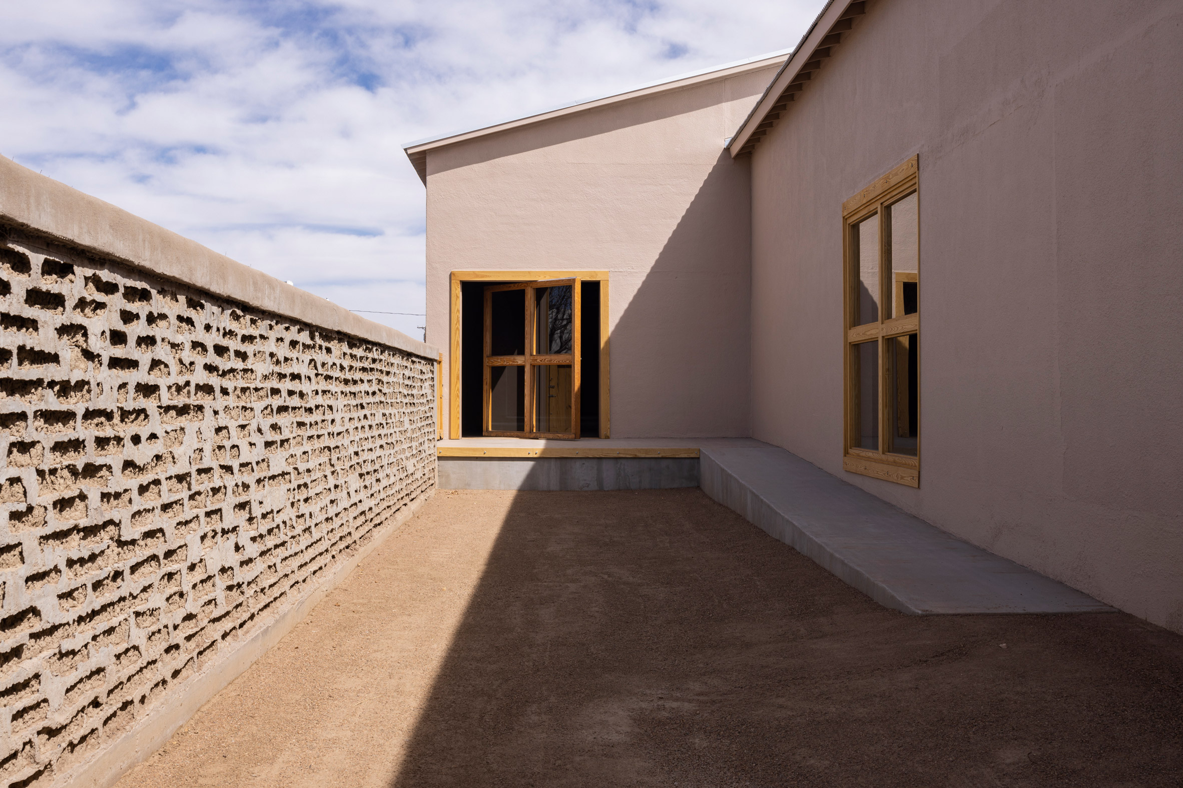 重塑经典 | Schaum/Shieh Architects 修复 Marfa 艺术画廊-9