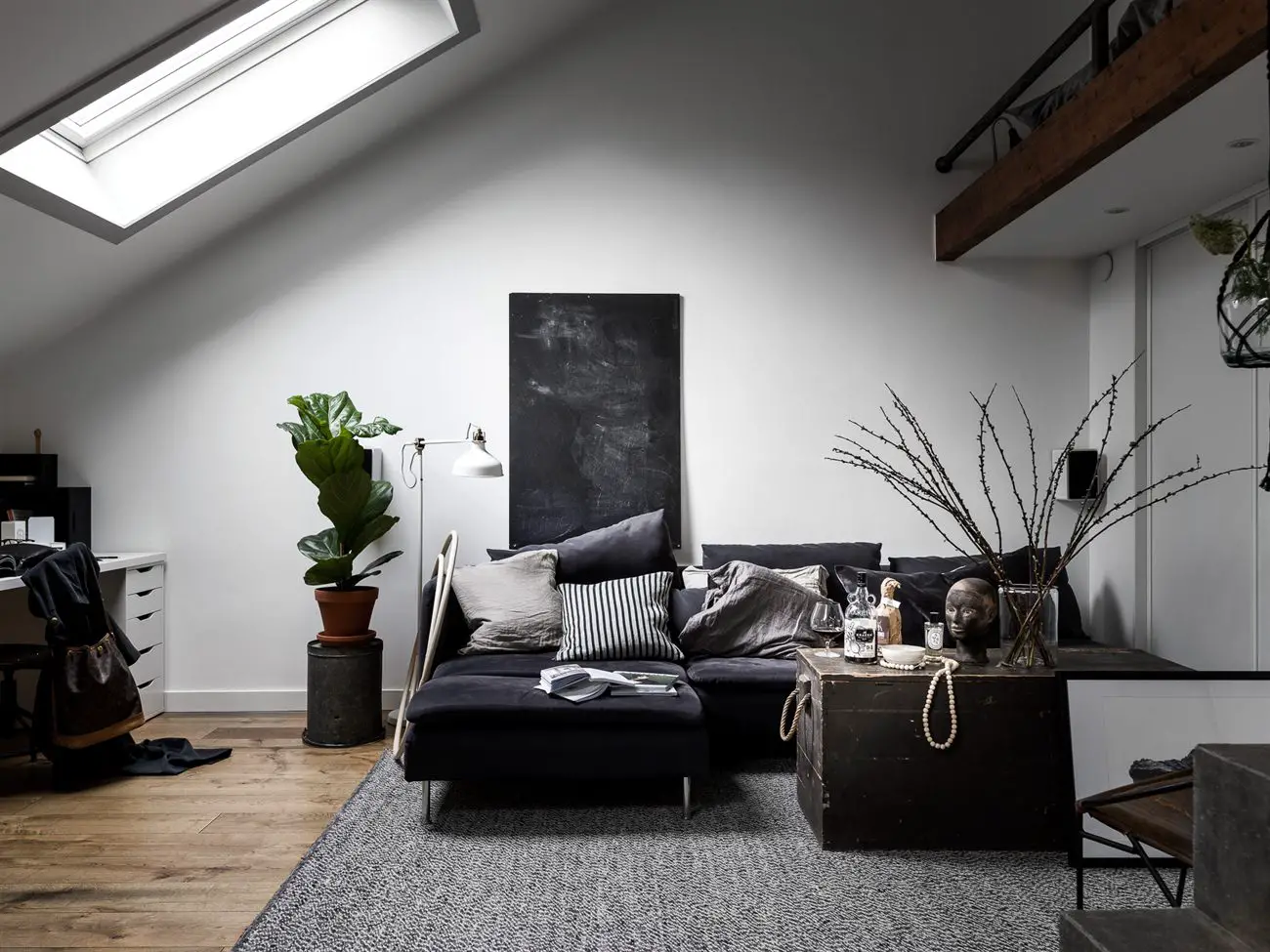 复古建筑中的现代迷你阁楼-10