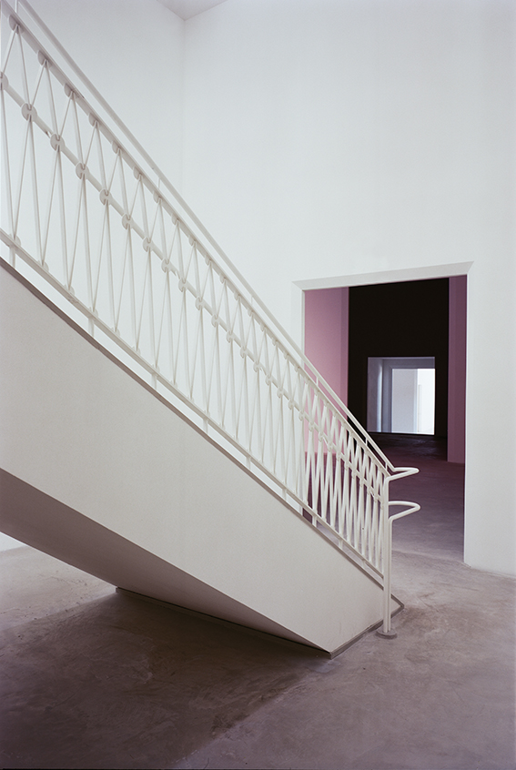 Z33 艺术馆 · 静谧之墙与城市对话-70