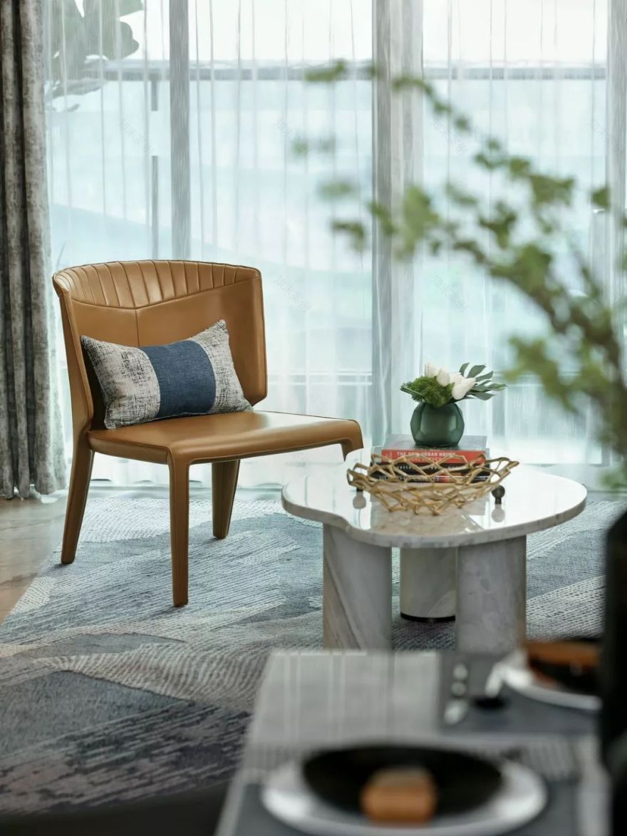 华墨国际|优雅灰与生命棕的碰撞——精神物质空间融合的典范-32