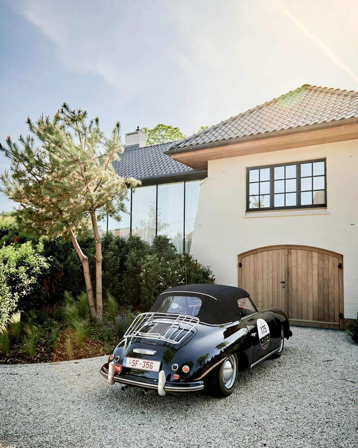 比利时 60 年代老房现代风翻新,设计师巧妙融合自然元素-17