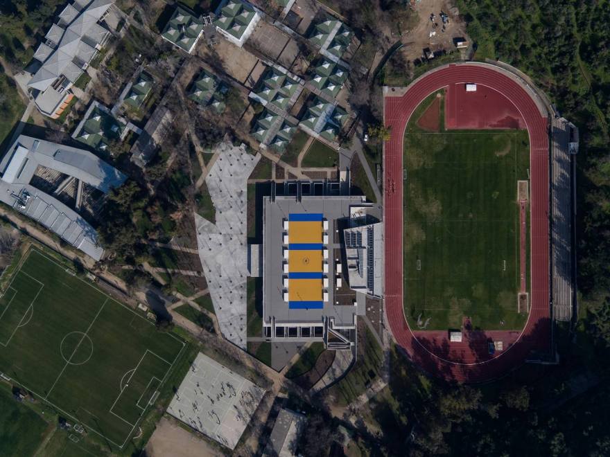 智利森林中的圣乔治学院体育馆-15