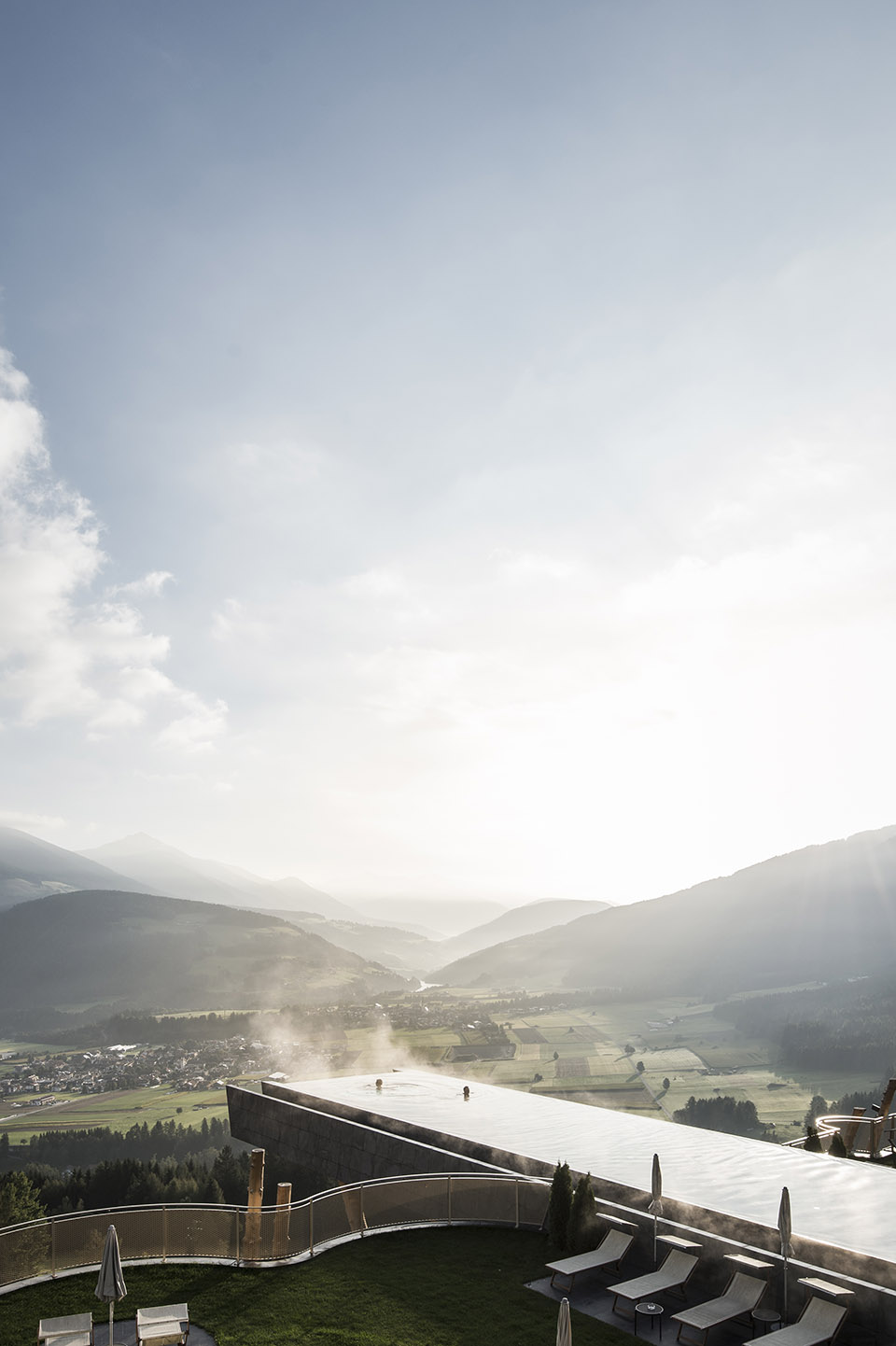 游弋于天地间 & 拥有漂浮大泳池的意大利Hubertus 酒店 / noa* -49