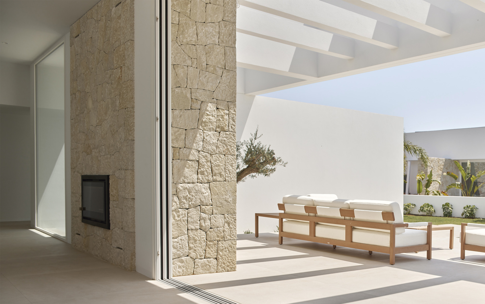 菲律宾住宅（注：这里推测Filipines可能是拼写错误，正确的应该是Philippines ，如果是Philippines House，更准确的表达可能是菲律宾风格房屋 ） 丨西班牙丨TO DO hub d'arquitectura-31