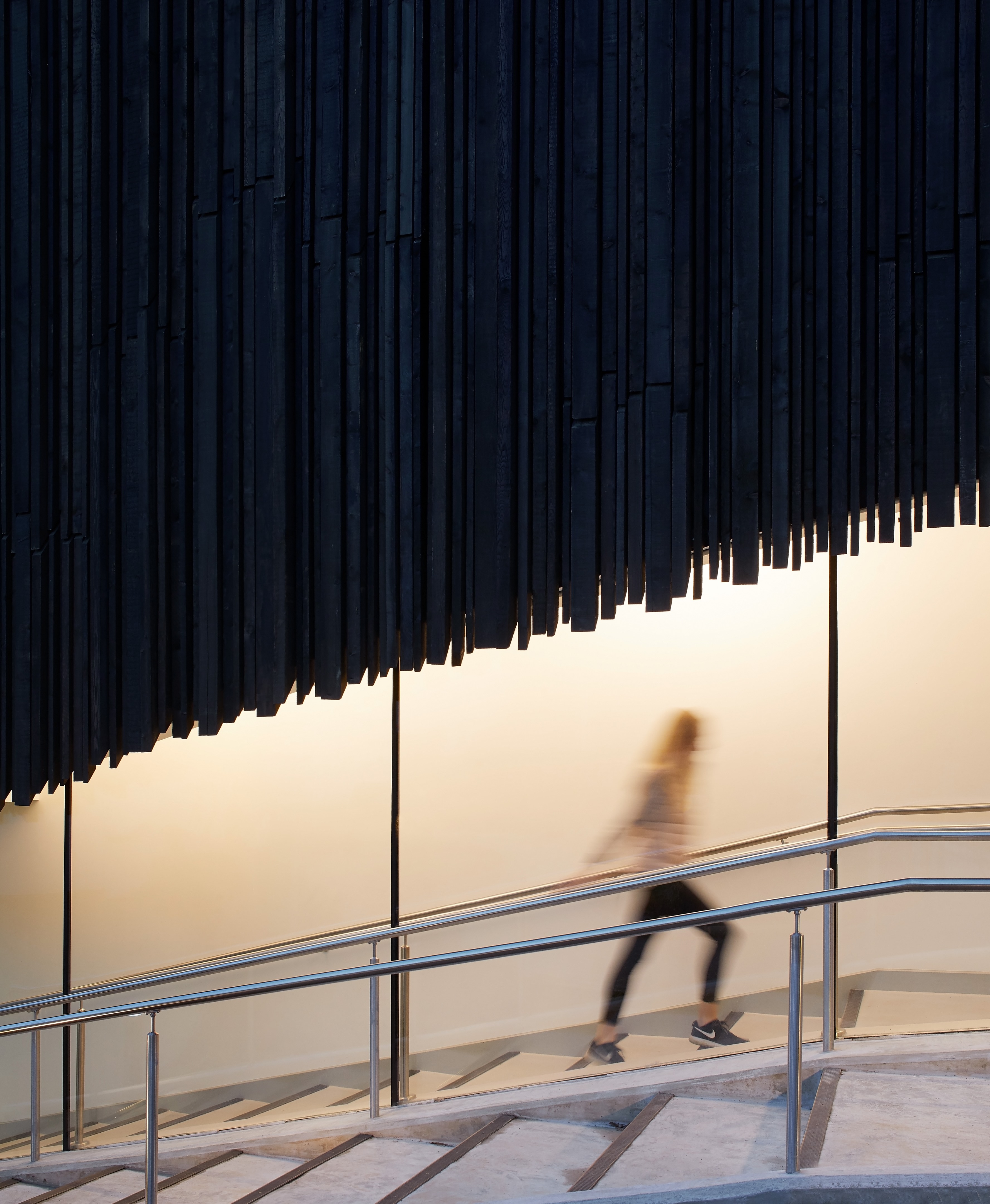 森林中的圆形艺术馆-20