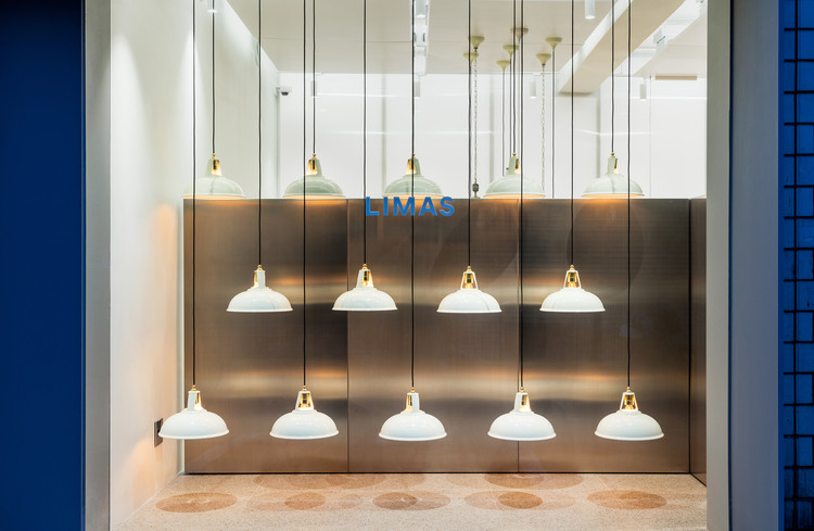 利马斯旗舰店-13