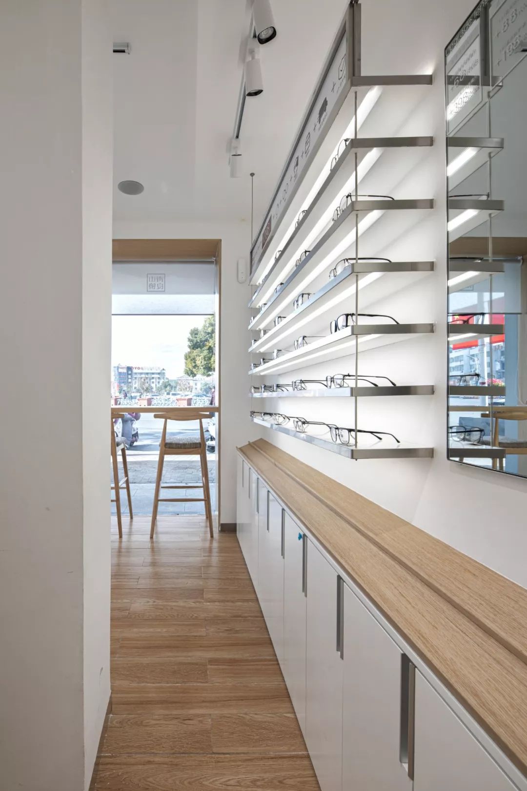 丹阳“光之盒” | 眼镜店的新名片-26