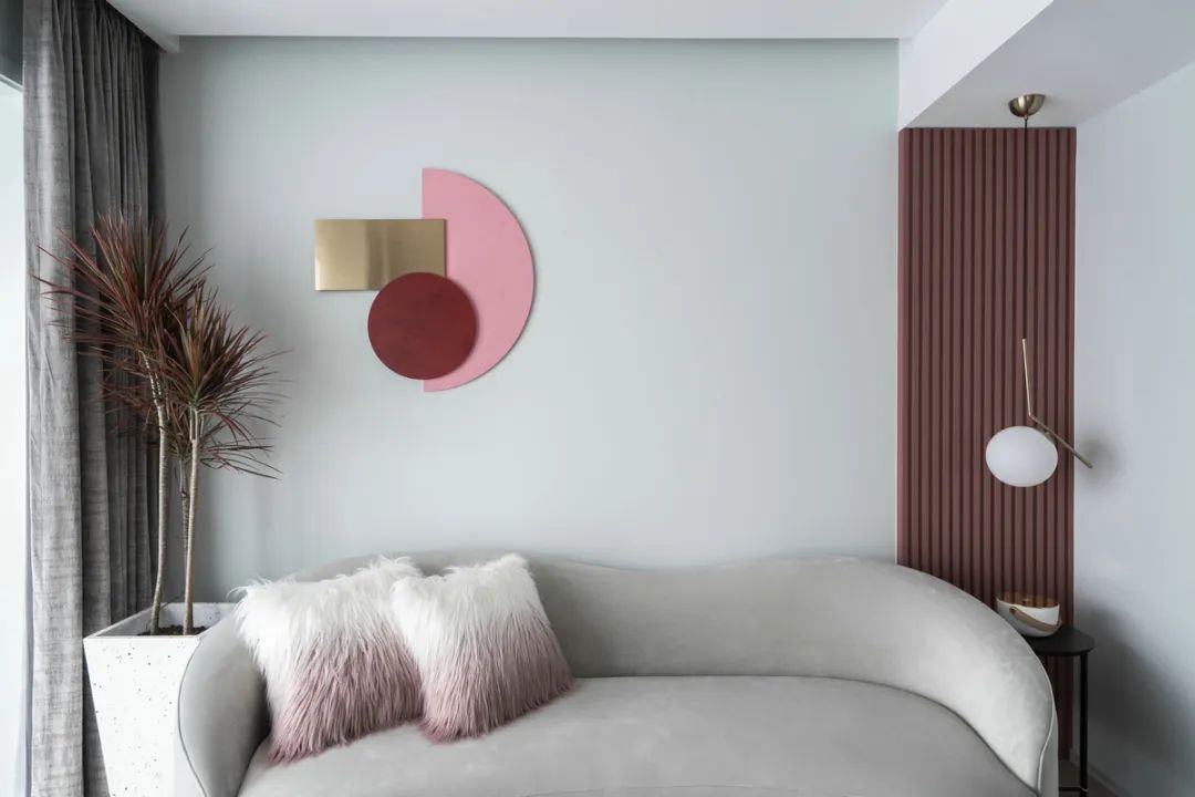 小户型高级灰++ 脏粉设计,全屋玻璃隔断打造互动空间-1