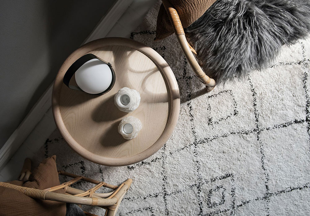 哥德堡优雅灰白公寓,复古门设计瞩目-21