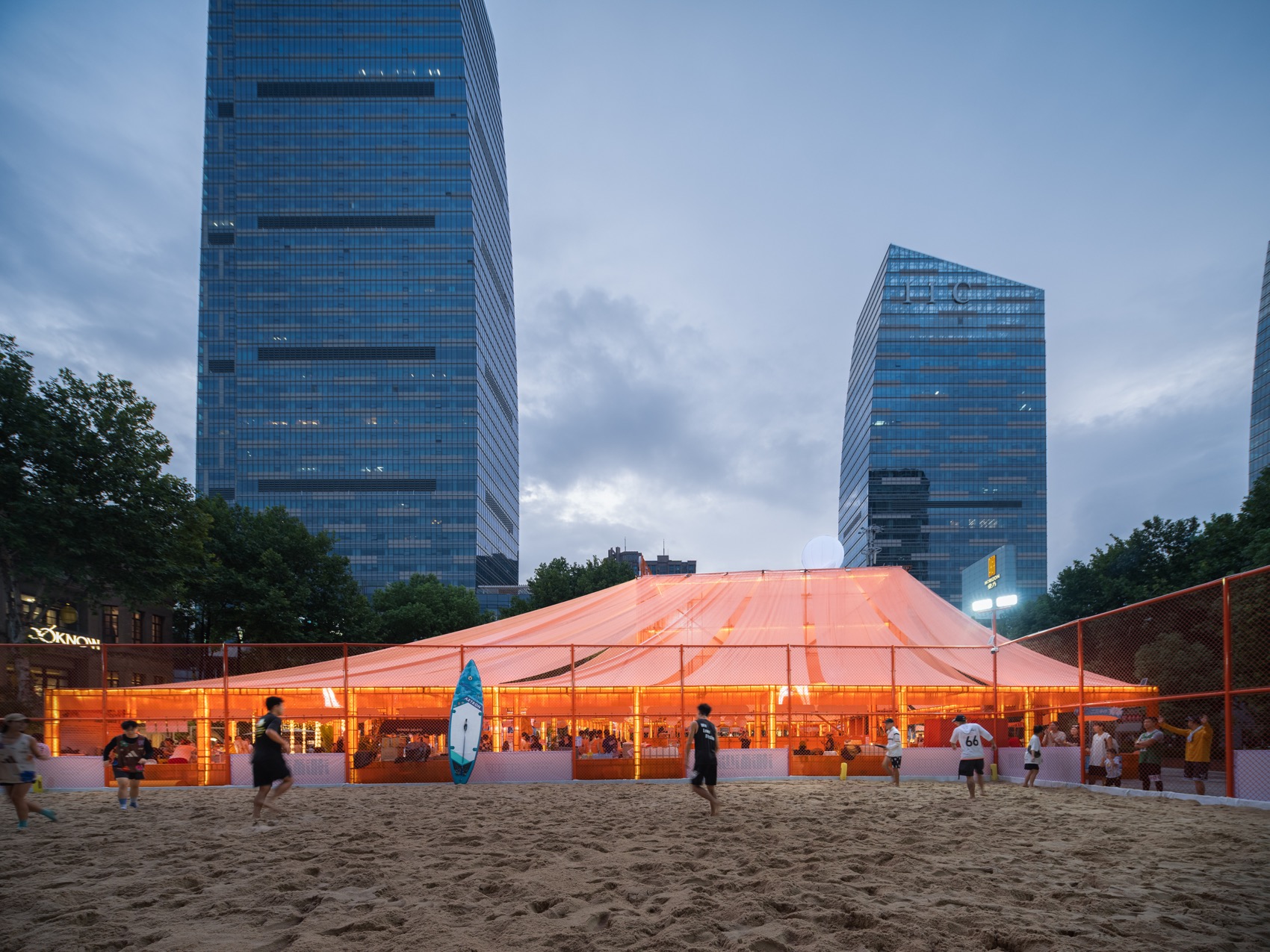 武汉天地“DIVE IN SUMMER 潮涌派对”丨中国武汉丨UAO 瑞拓设计-135