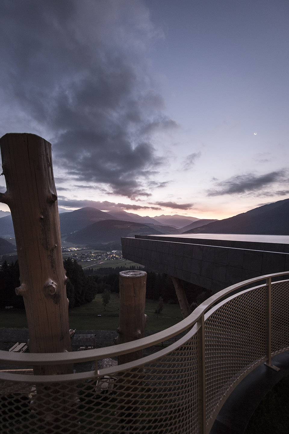 游弋于天地间 & 拥有漂浮大泳池的意大利Hubertus 酒店 / noa* -109