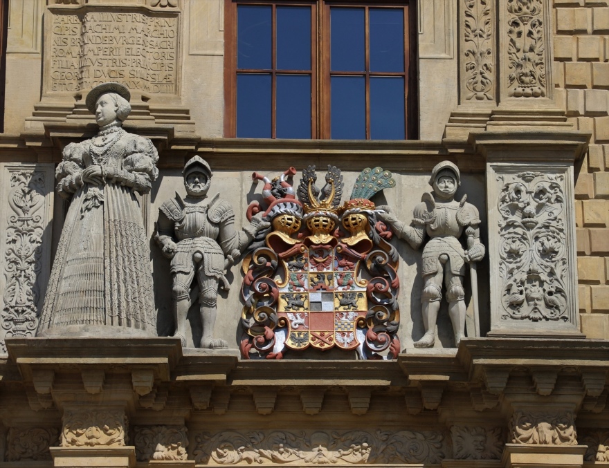 Brzeg市Piastów Śląskich城堡入口大门修复项目-0