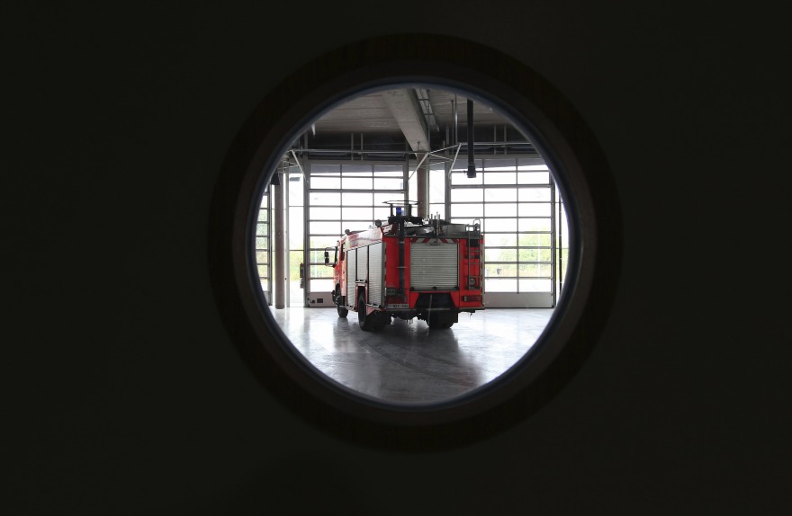 简约功能,环保节能的消防站设计-69