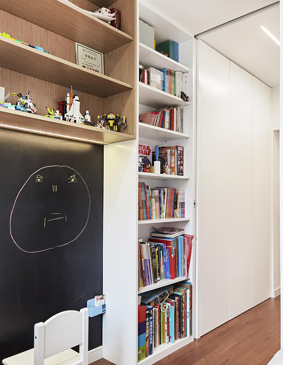 老学区房翻新记 · 一家四口的功能性宜居空间丨设计师团队-51