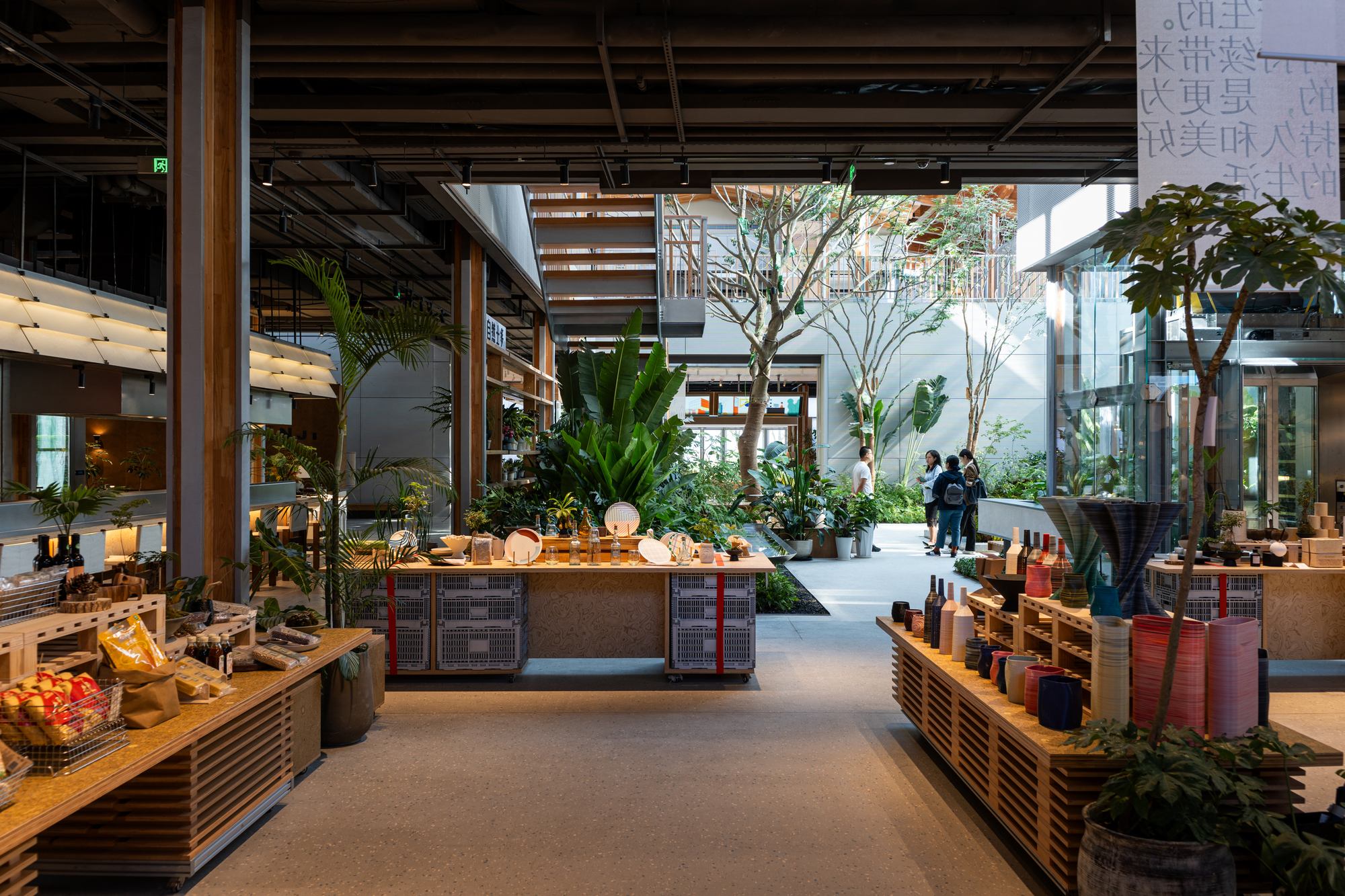 CHUNXI Marketplace and GULANG Gymnasium / Atelier Z+-47