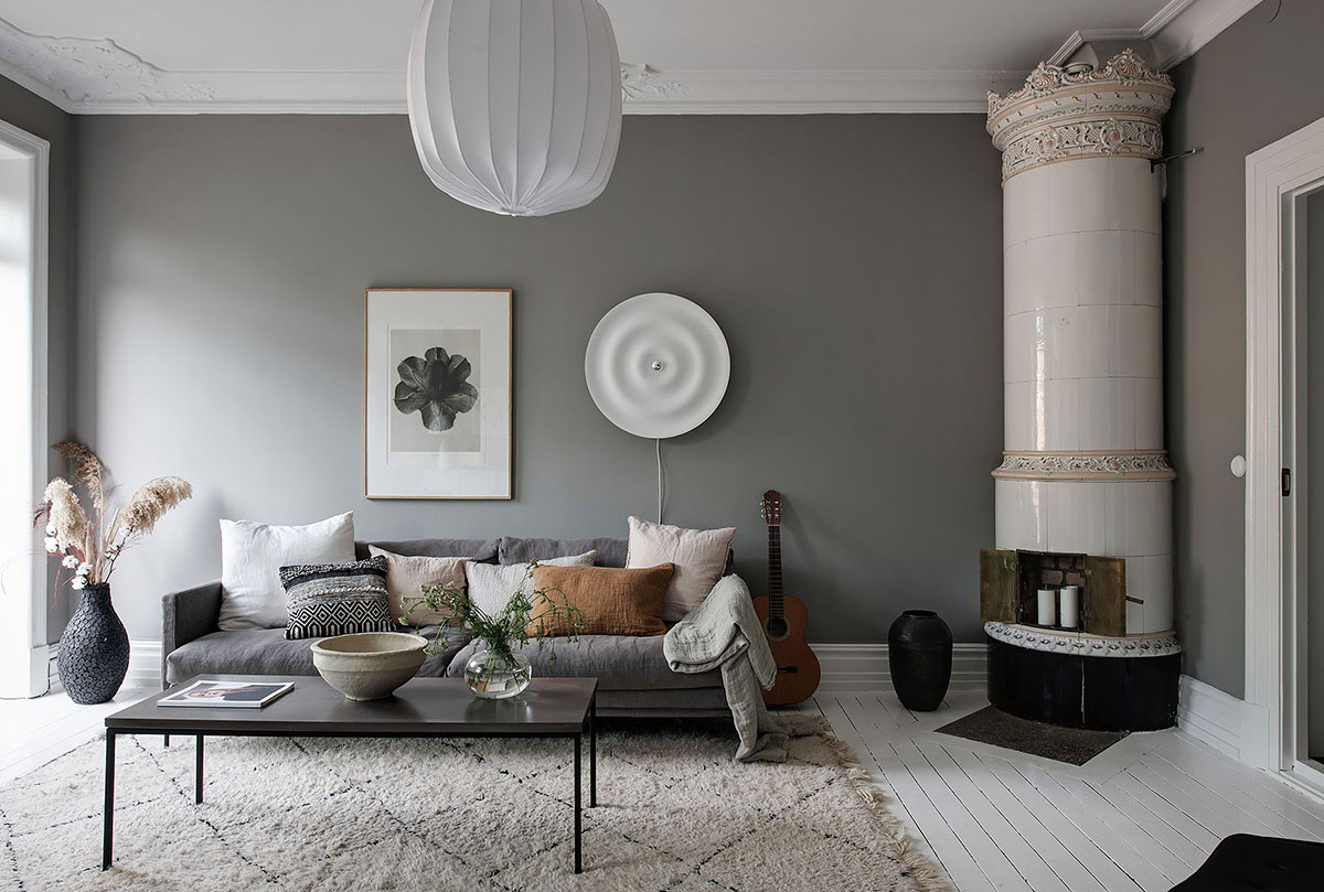 哥德堡优雅灰白公寓,复古门设计瞩目-3