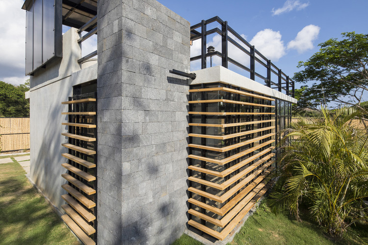 Yellow Door House  NiHu Arquitectos-52